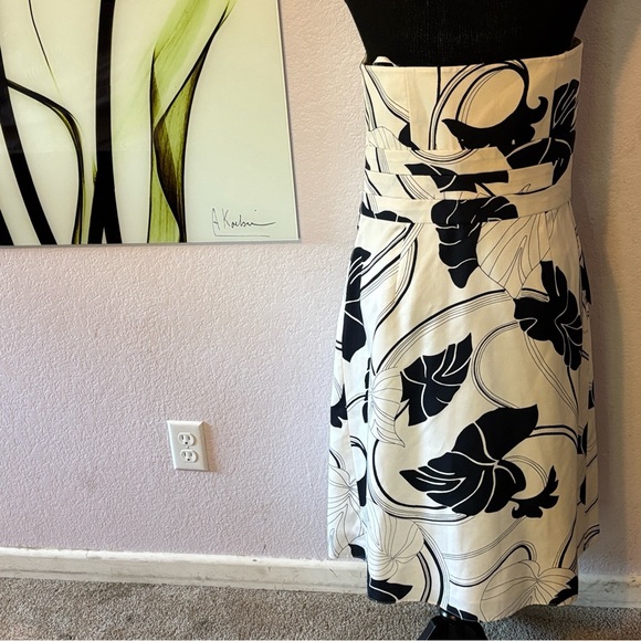 New dress size 8 - Picture 4 of 6